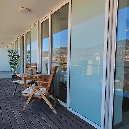 Plaza Funchal (Madeira)